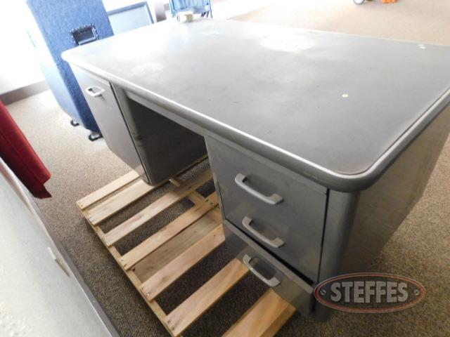 Metal desk, 60-x30-_1.JPG